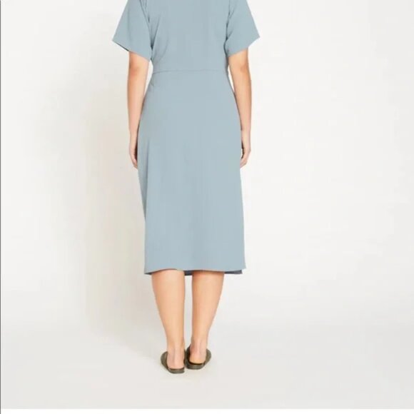 NWT - Universal Standard Airy Crepe Wrap Dress - M(18/20) - Goblin Blue - Picture 3 of 8